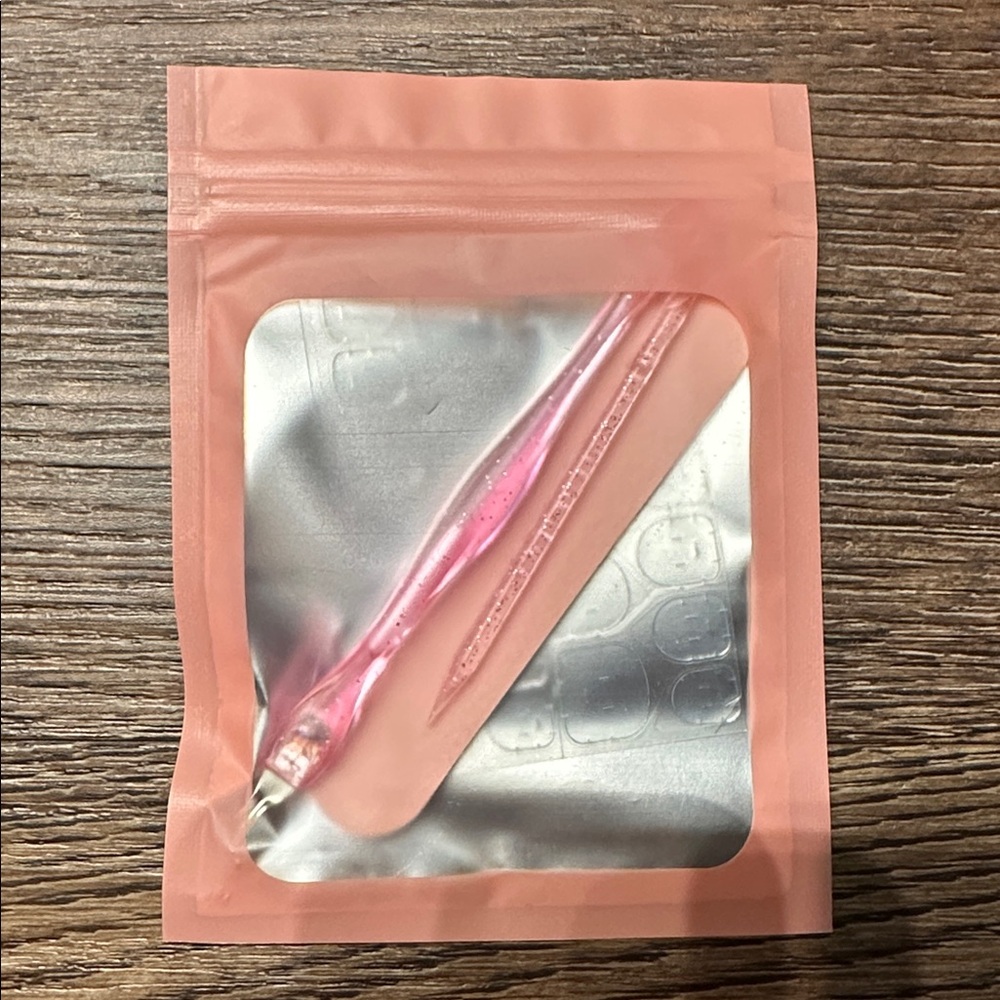 Press On Nail Set - Picture 4 of 6